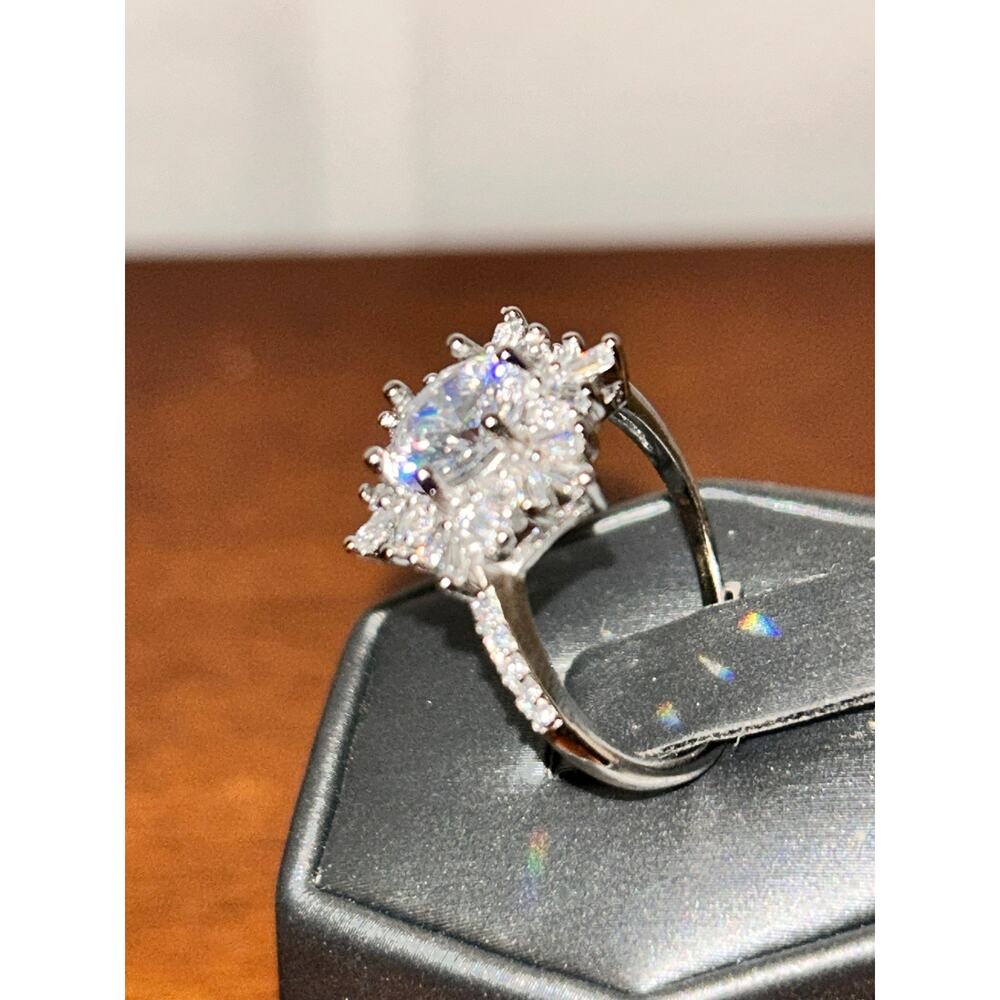 2 CT White Sapphire Snowflake Ring Size 9.5 – Sparkling Statement Ring - Picture 6 of 13
